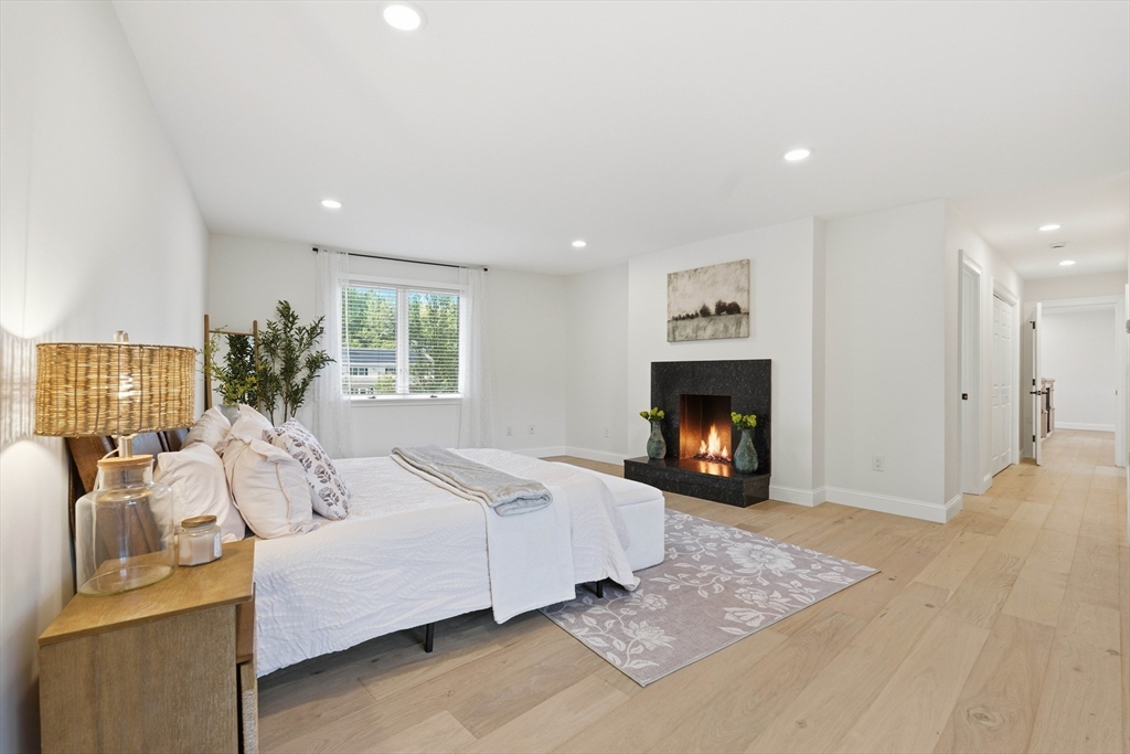 93 Jonquil