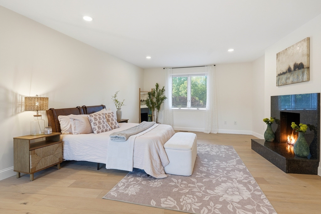 93 Jonquil