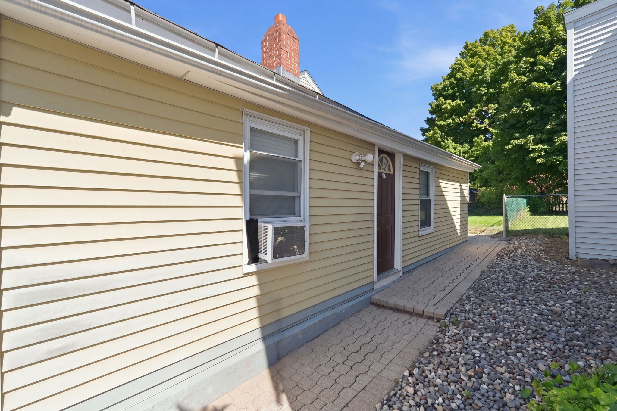 37 Howard St