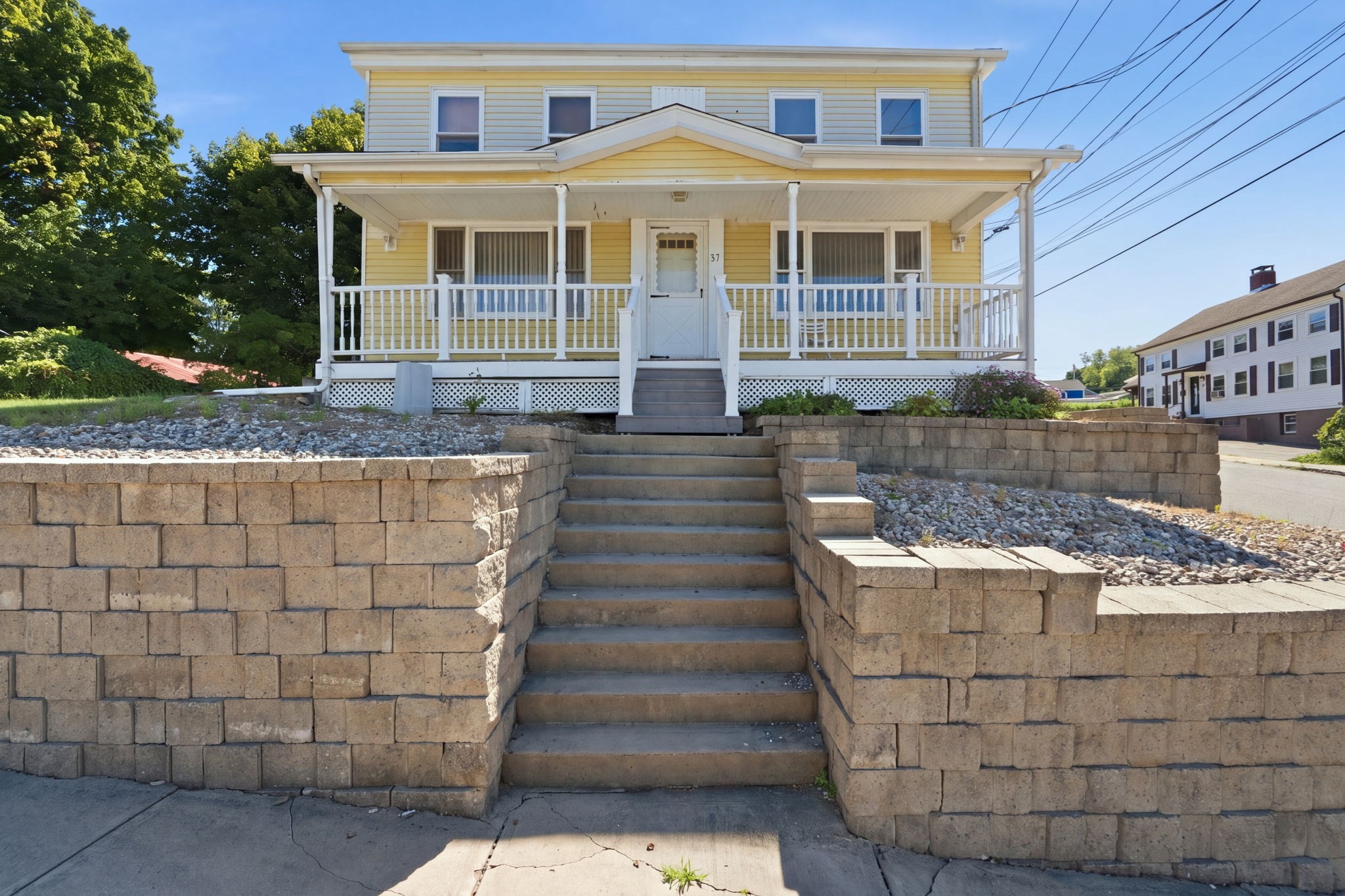 37 Howard St