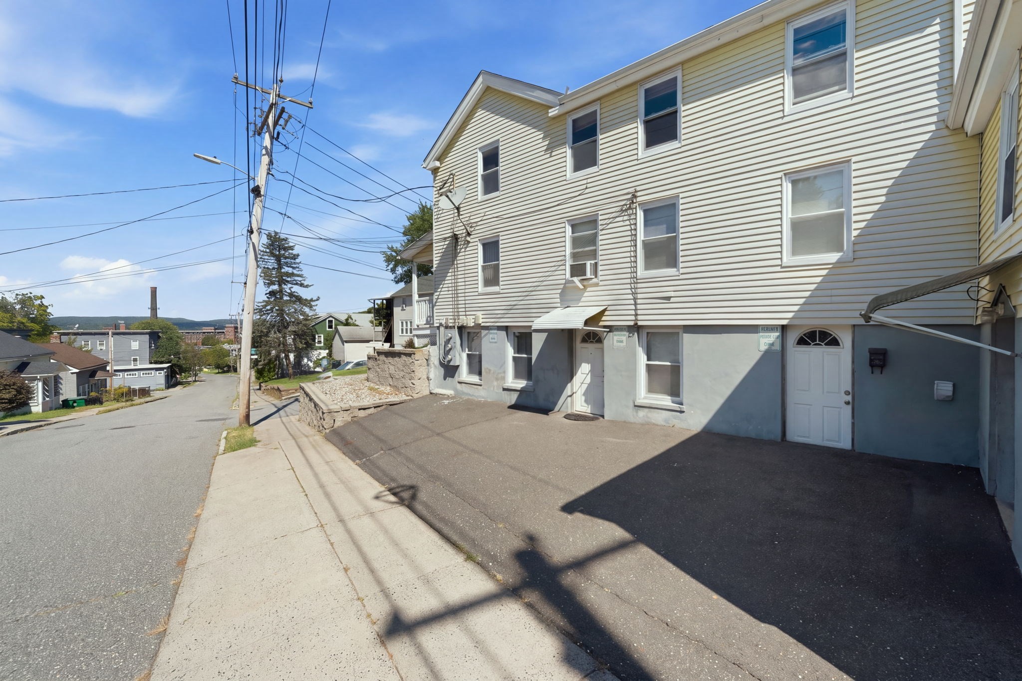37 Howard St