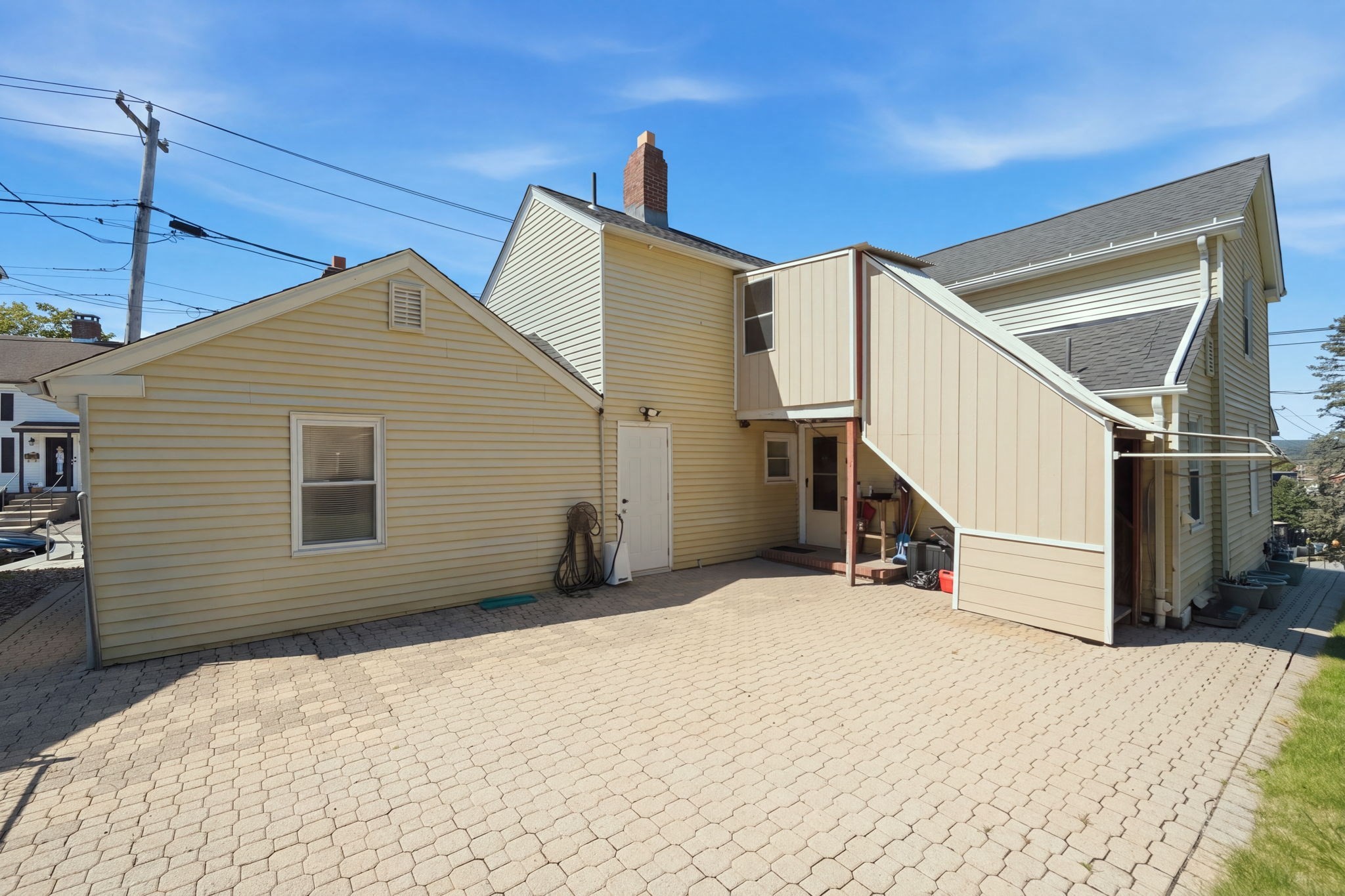 37 Howard St