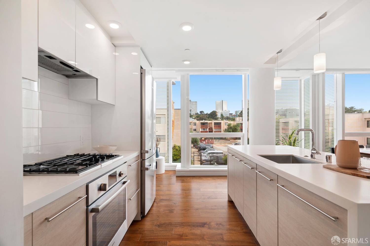 555 Fulton Street # 211