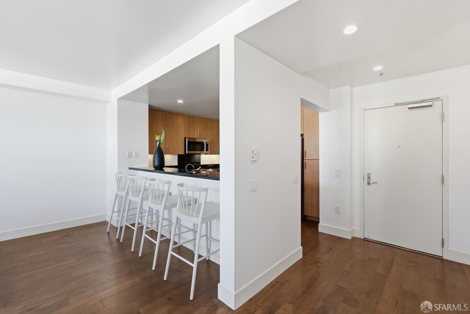 438 W Grand Ave Avenue # 414