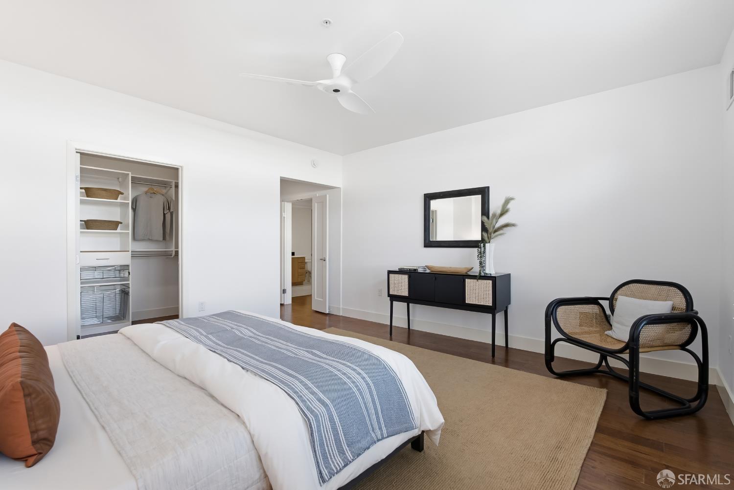 438 W Grand Ave Avenue # 414