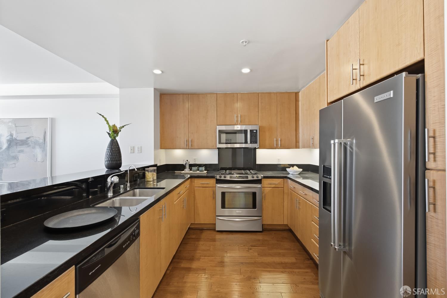 438 W Grand Ave Avenue # 414