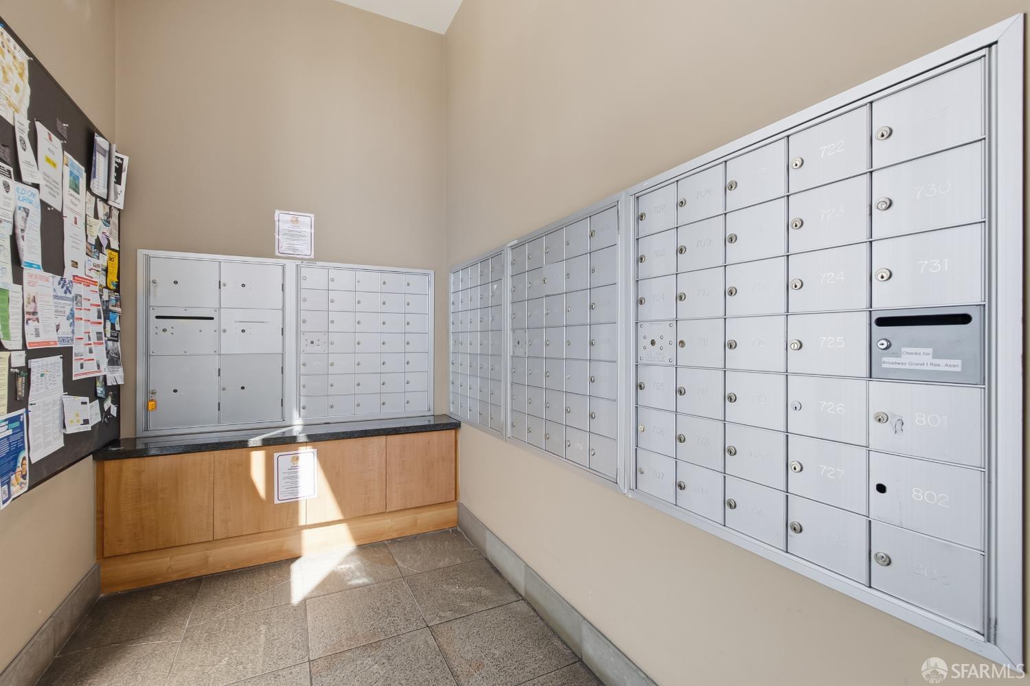 438 W Grand Ave Avenue # 414