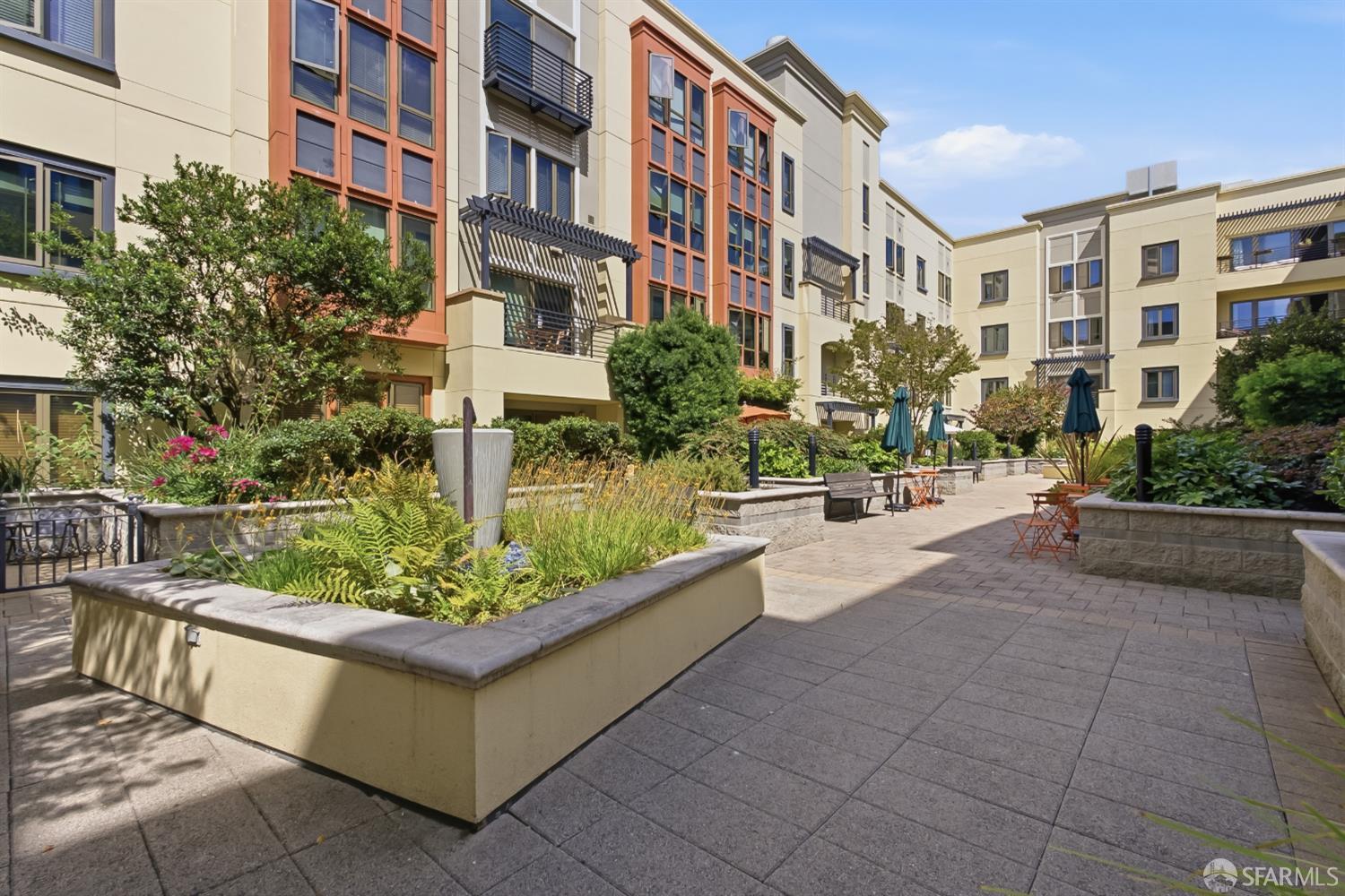 438 W Grand Ave Avenue # 414