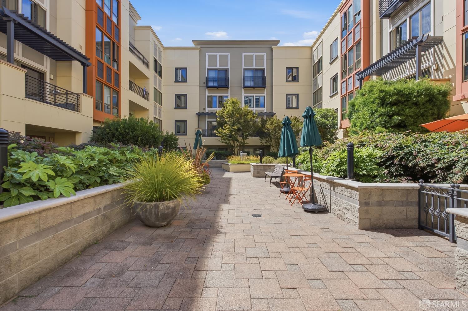 438 W Grand Ave Avenue # 414