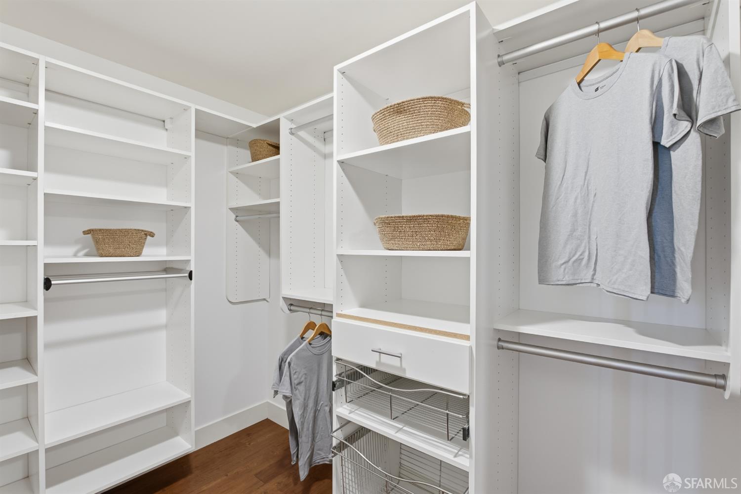 438 W Grand Ave Avenue # 414