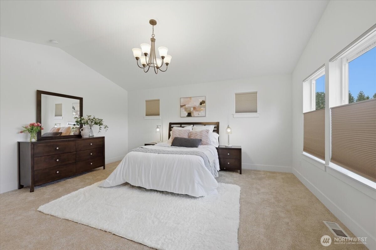9330 Templeton Avenue SE