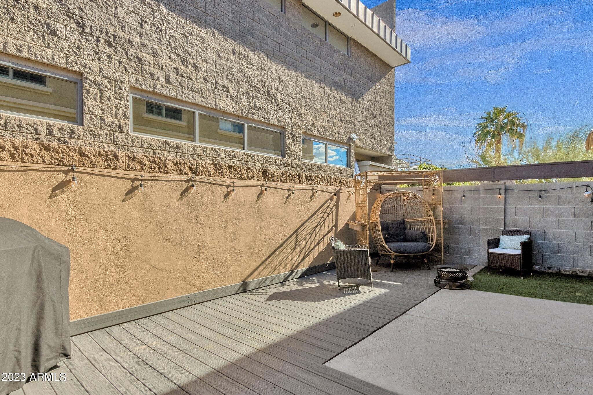 8969 N 8TH Drive