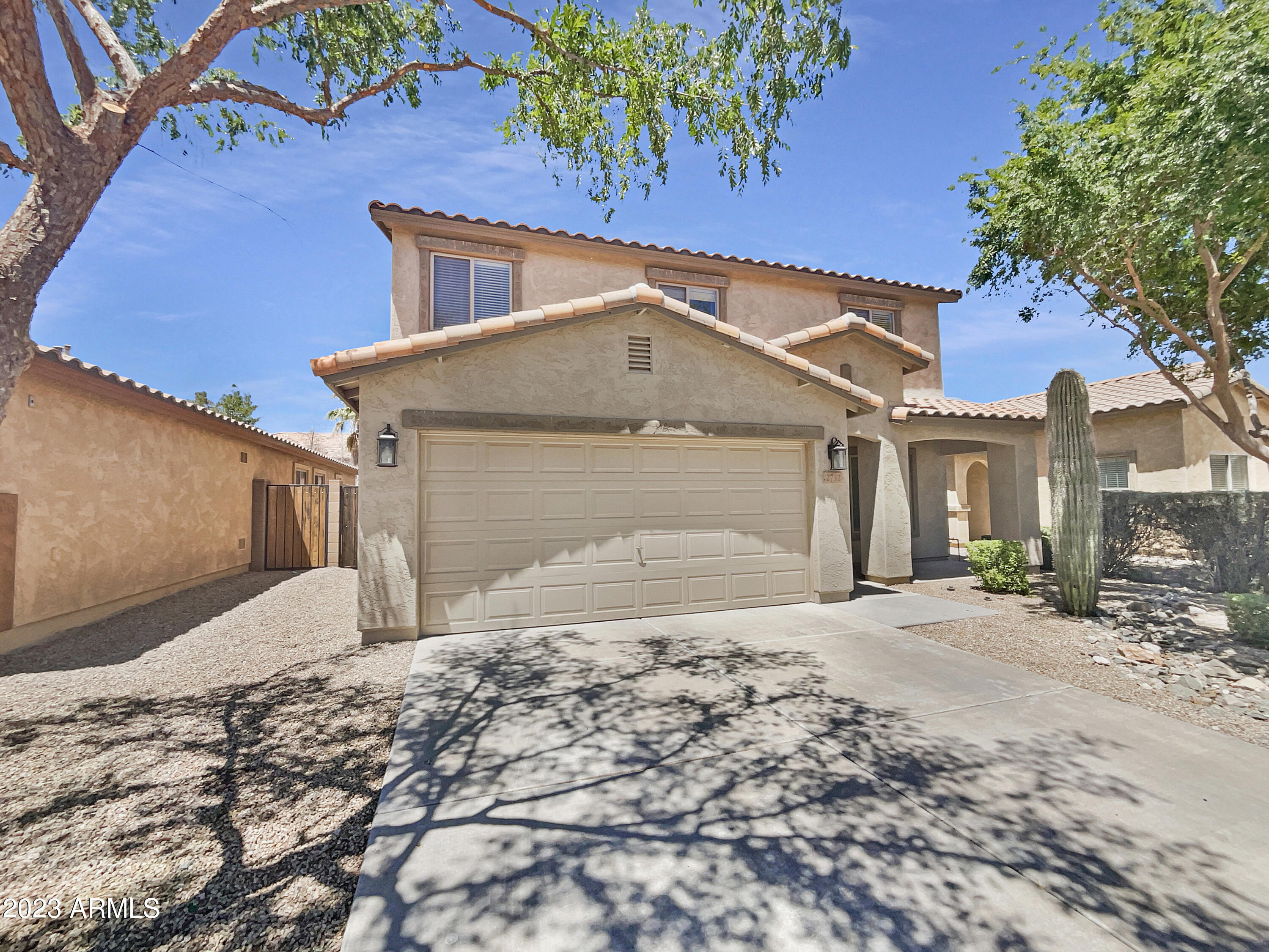 2732 W KRISTINA Avenue