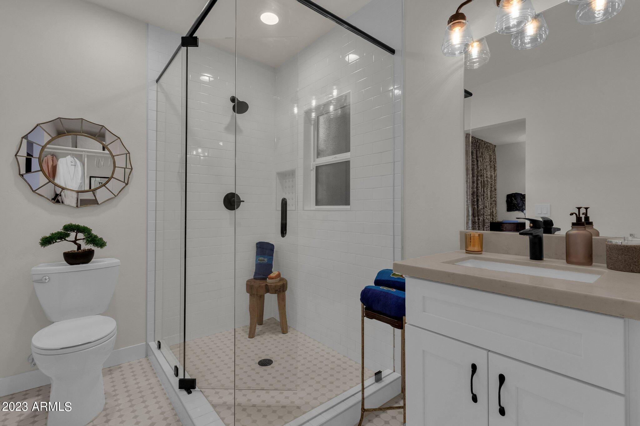 3802 E HEATHERBRAE Drive