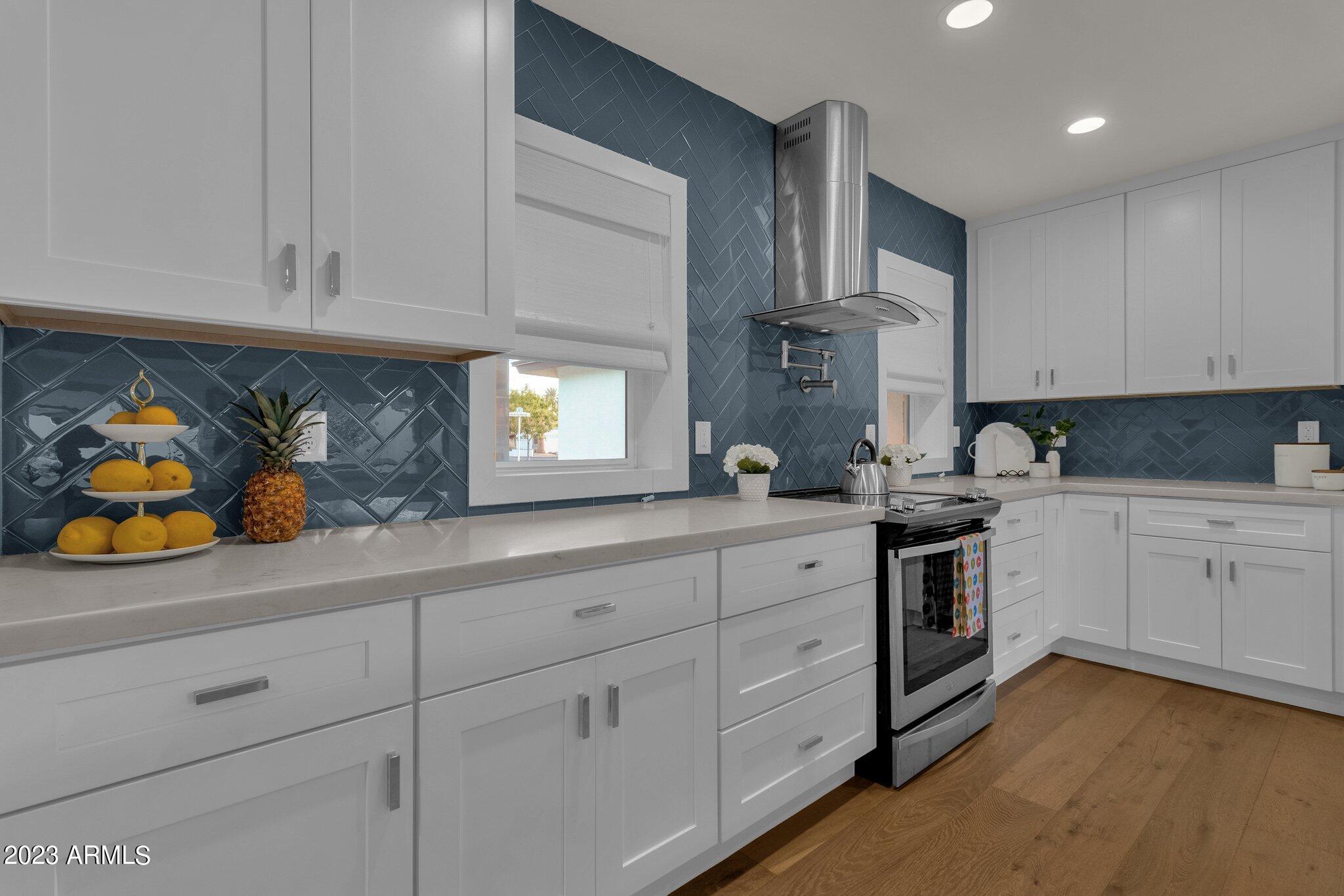 3802 E HEATHERBRAE Drive