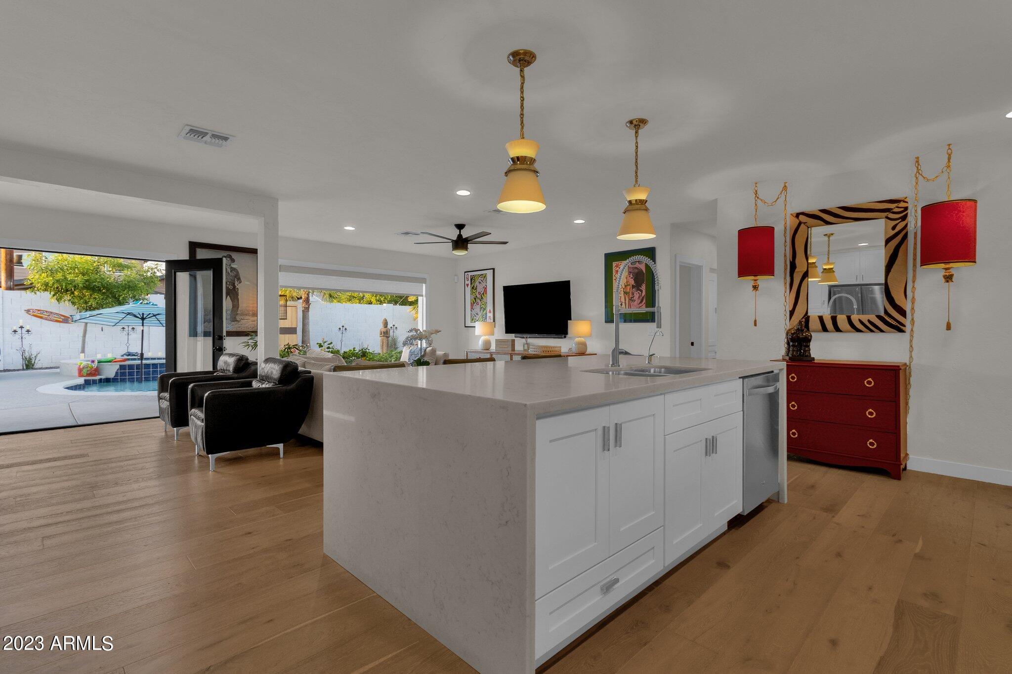 3802 E HEATHERBRAE Drive