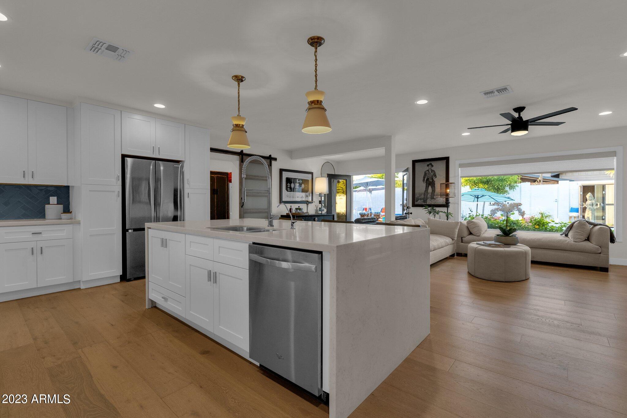 3802 E HEATHERBRAE Drive