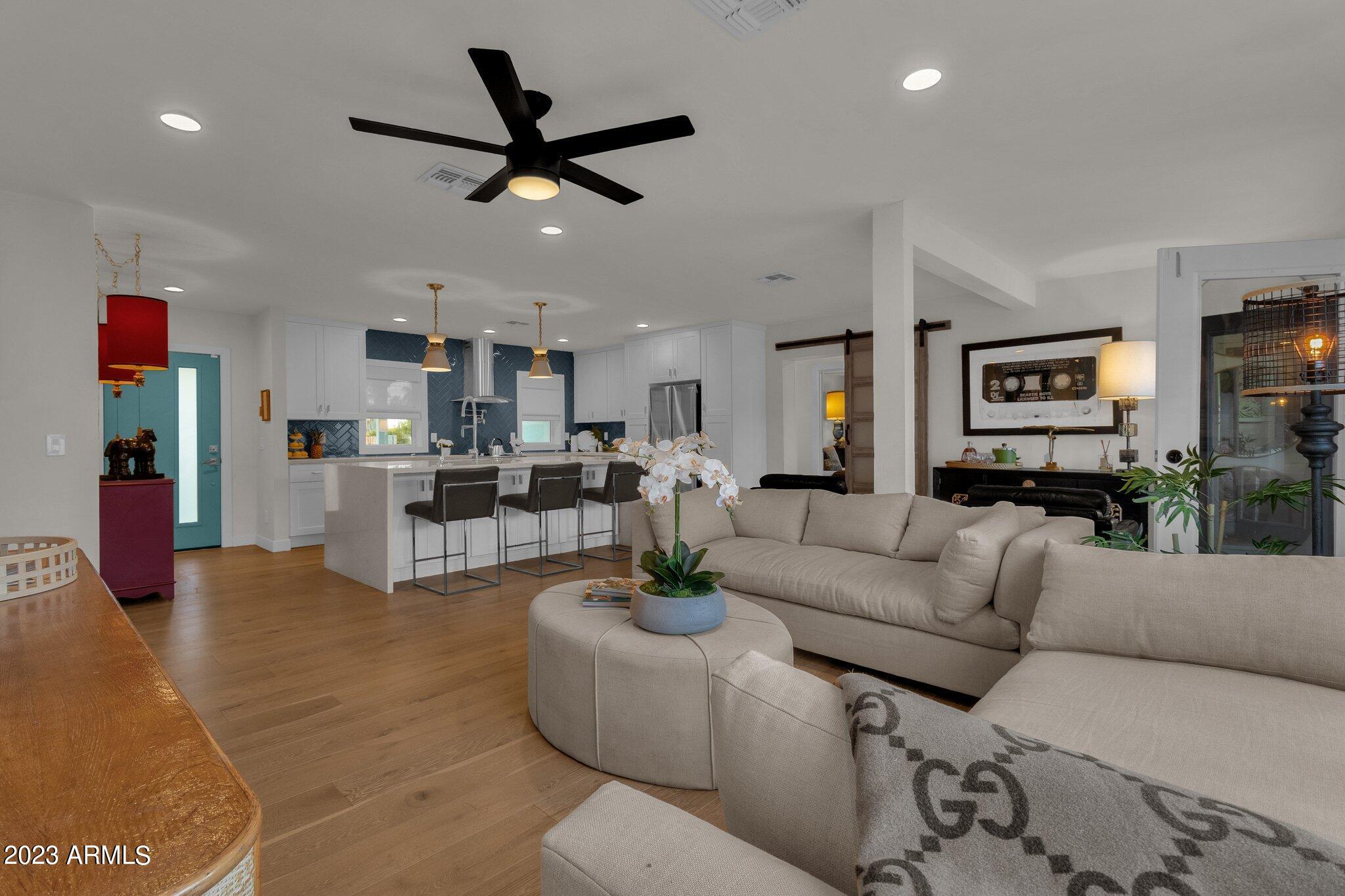 3802 E HEATHERBRAE Drive