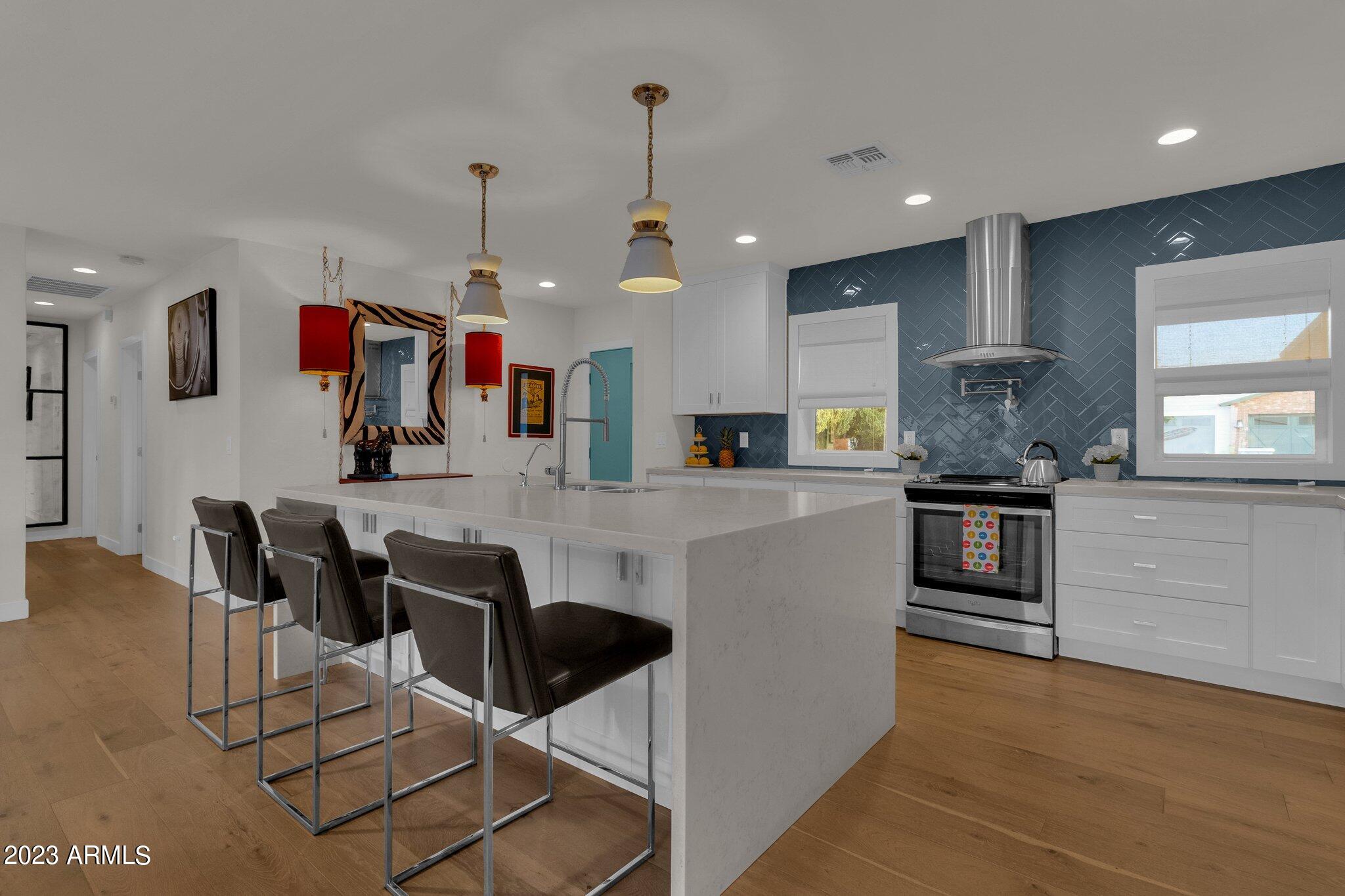 3802 E HEATHERBRAE Drive