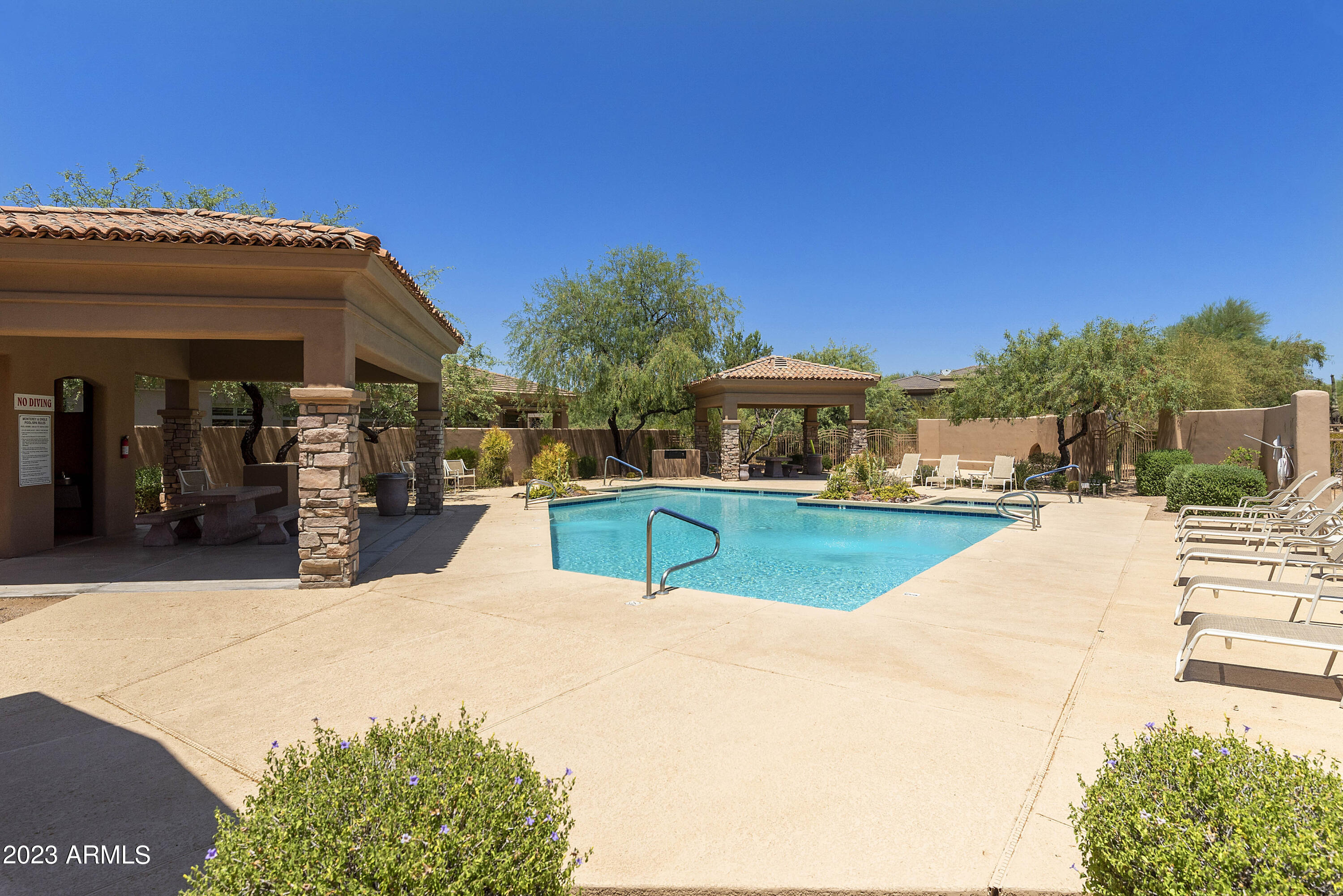 8461 E DIAMOND RIM Drive