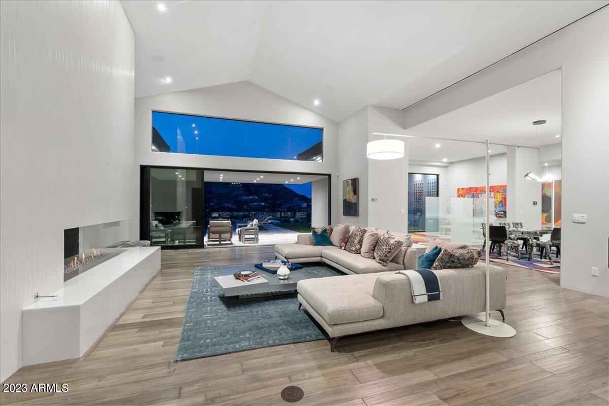 4129 E SANDY MOUNTAIN Road