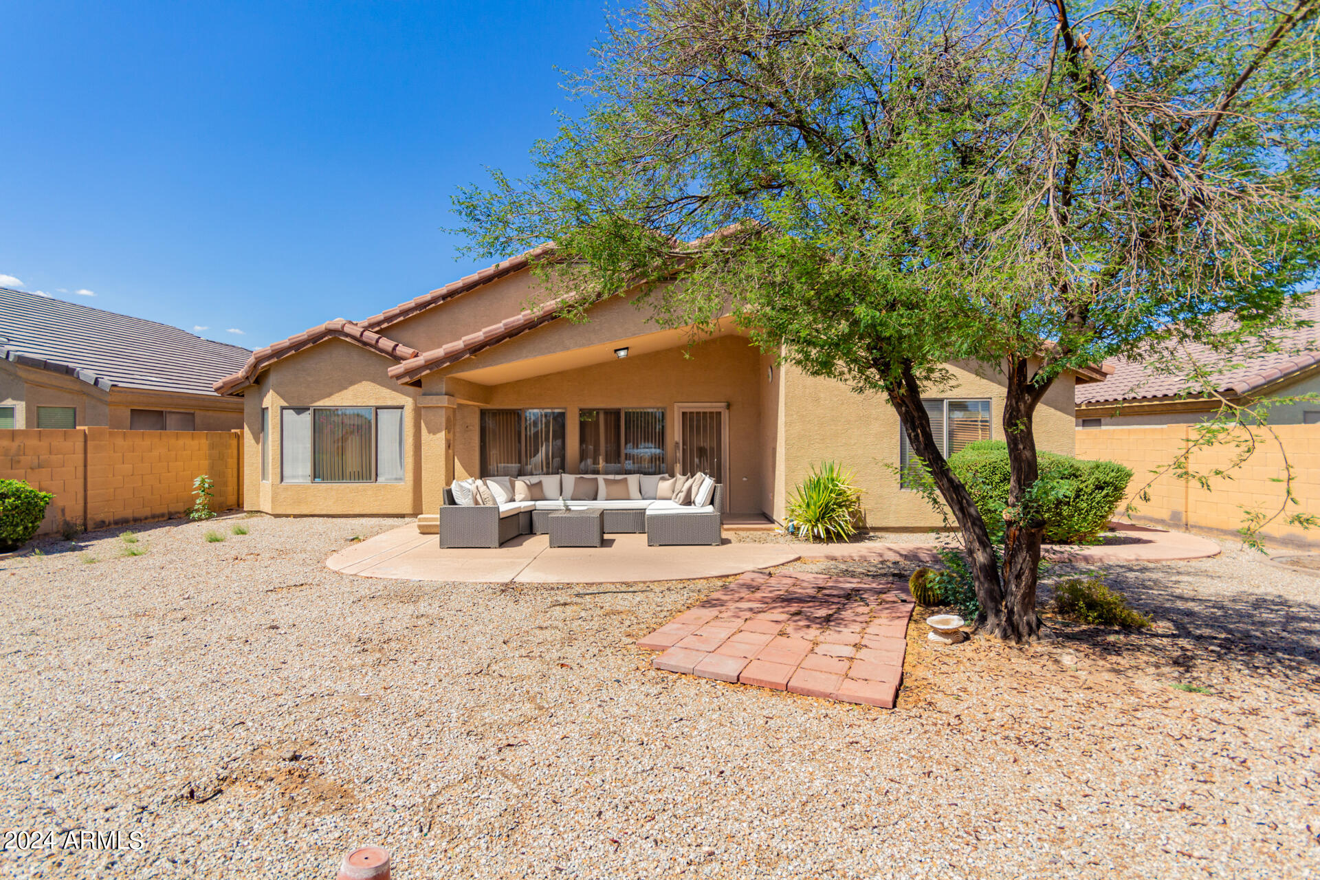 13335 W LISBON Lane