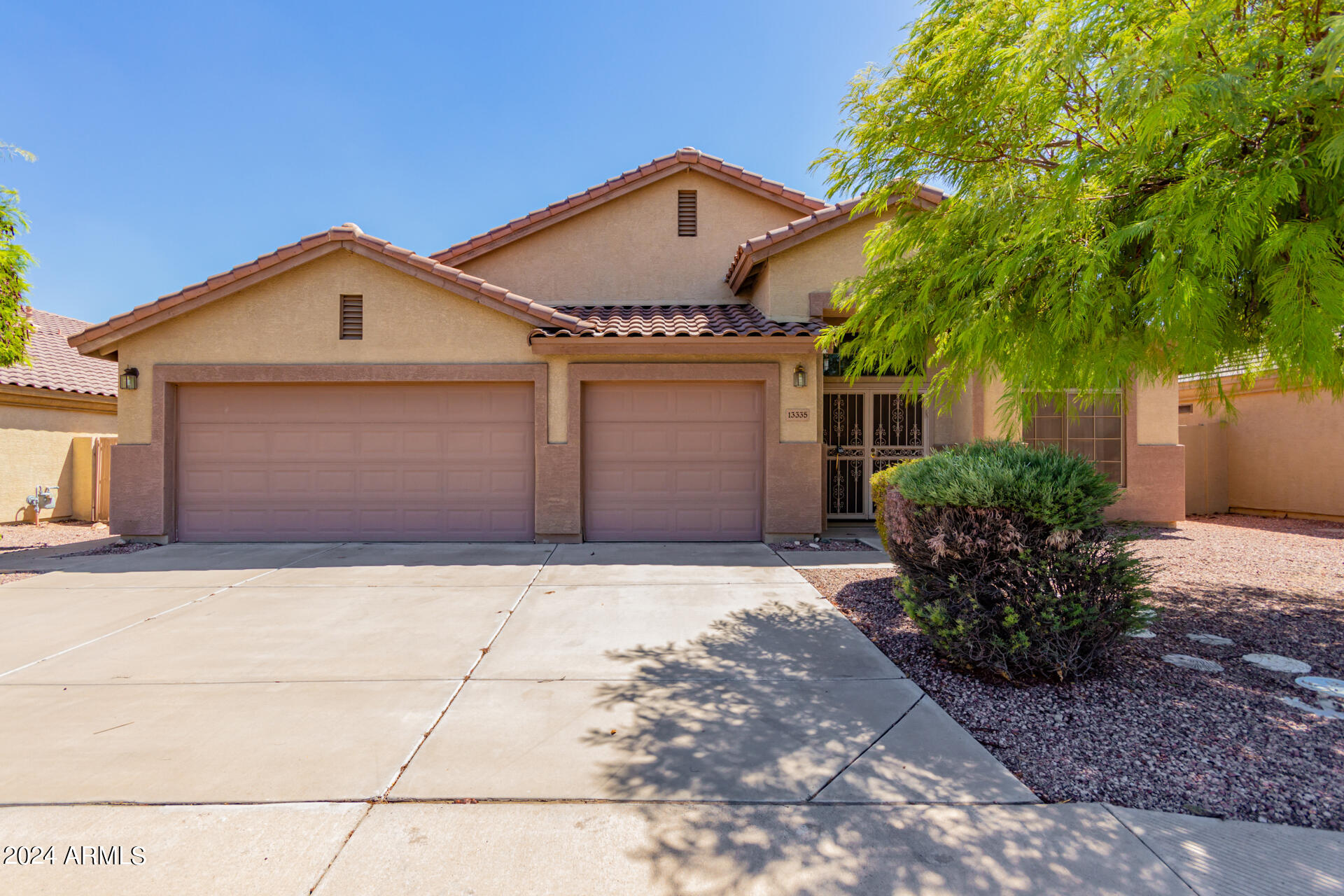 13335 W LISBON Lane