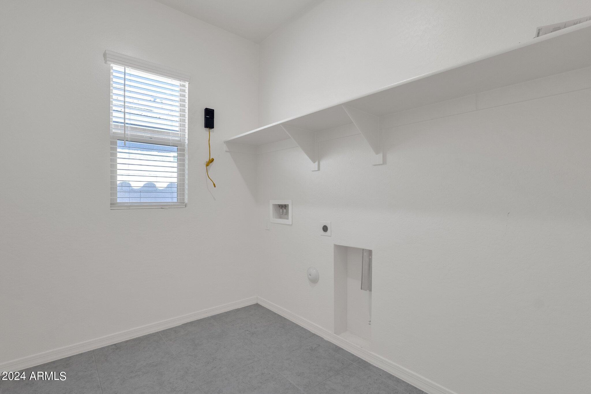 19366 W COOLIDGE Street