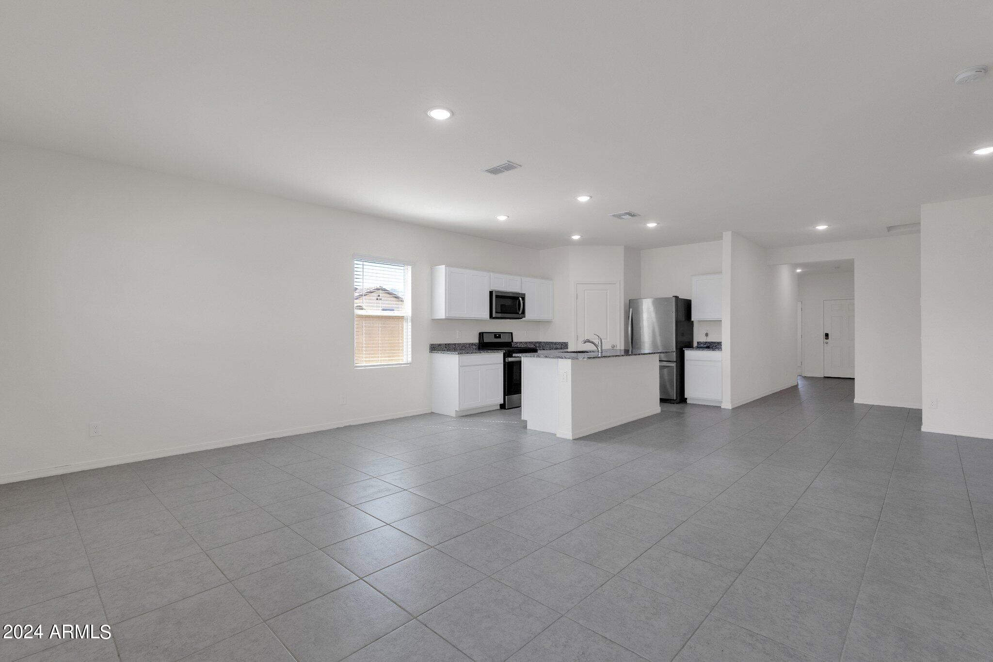 19366 W COOLIDGE Street