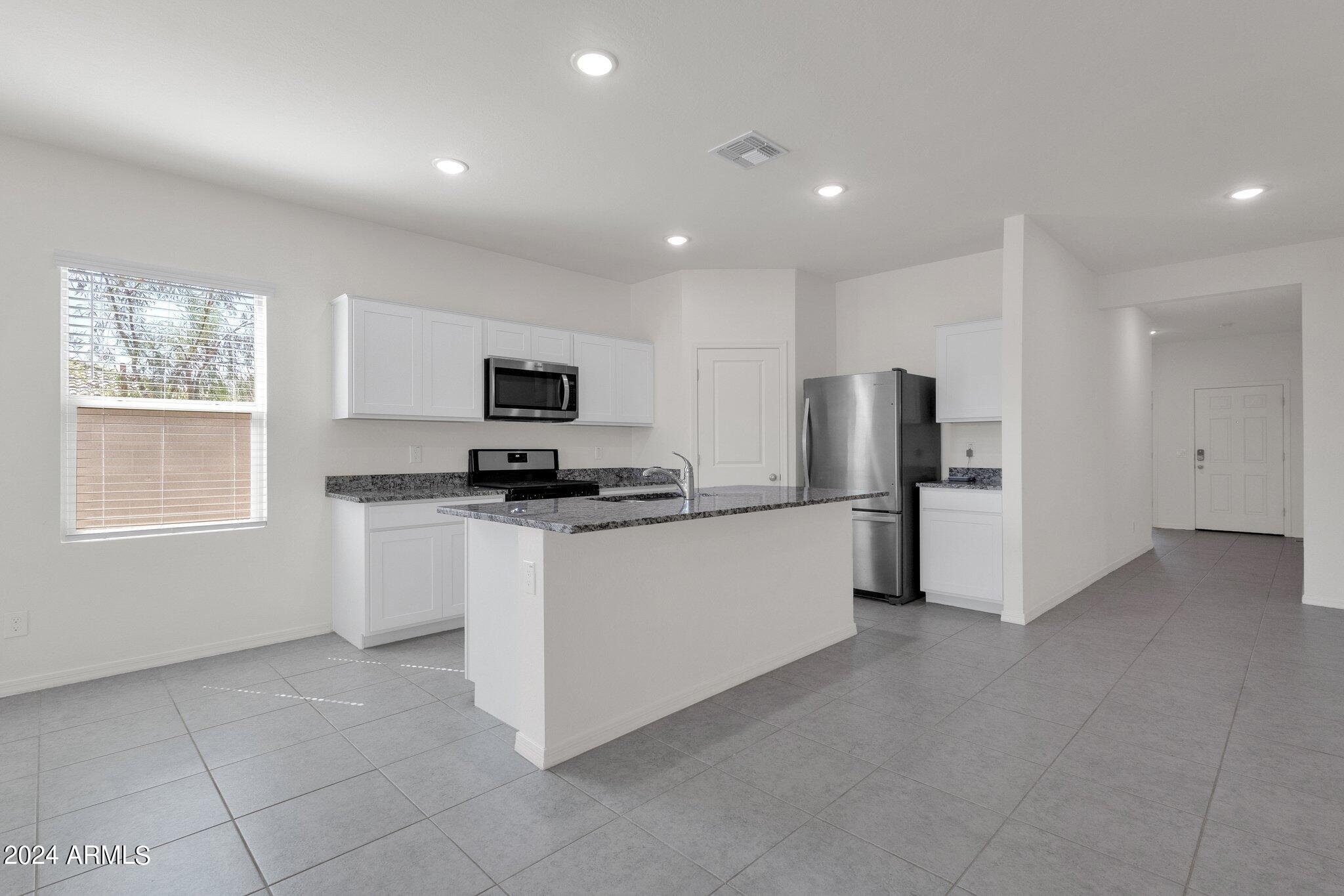 19366 W COOLIDGE Street