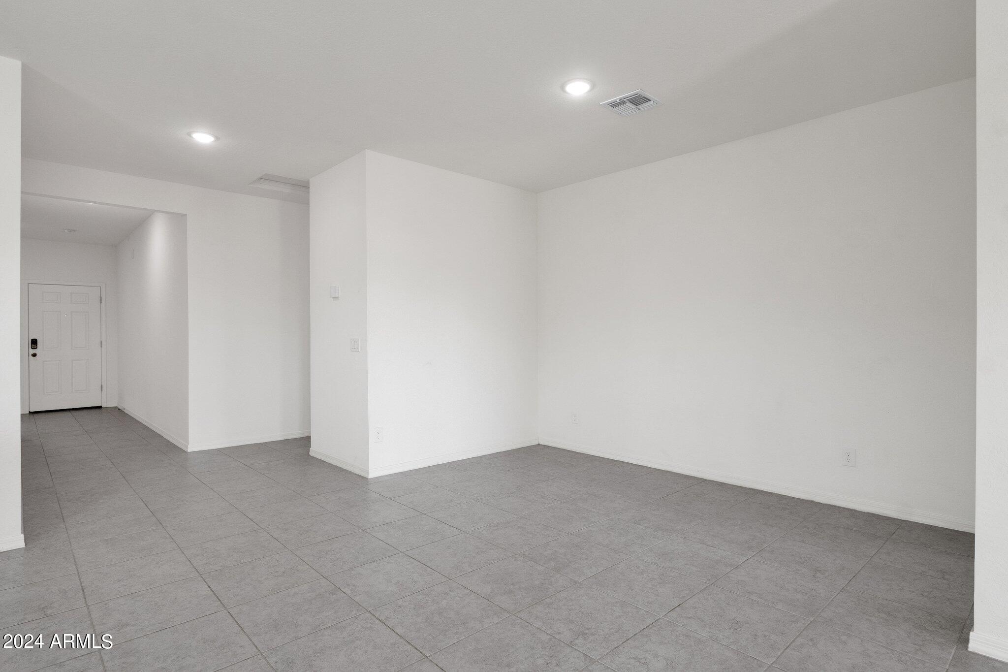 19366 W COOLIDGE Street