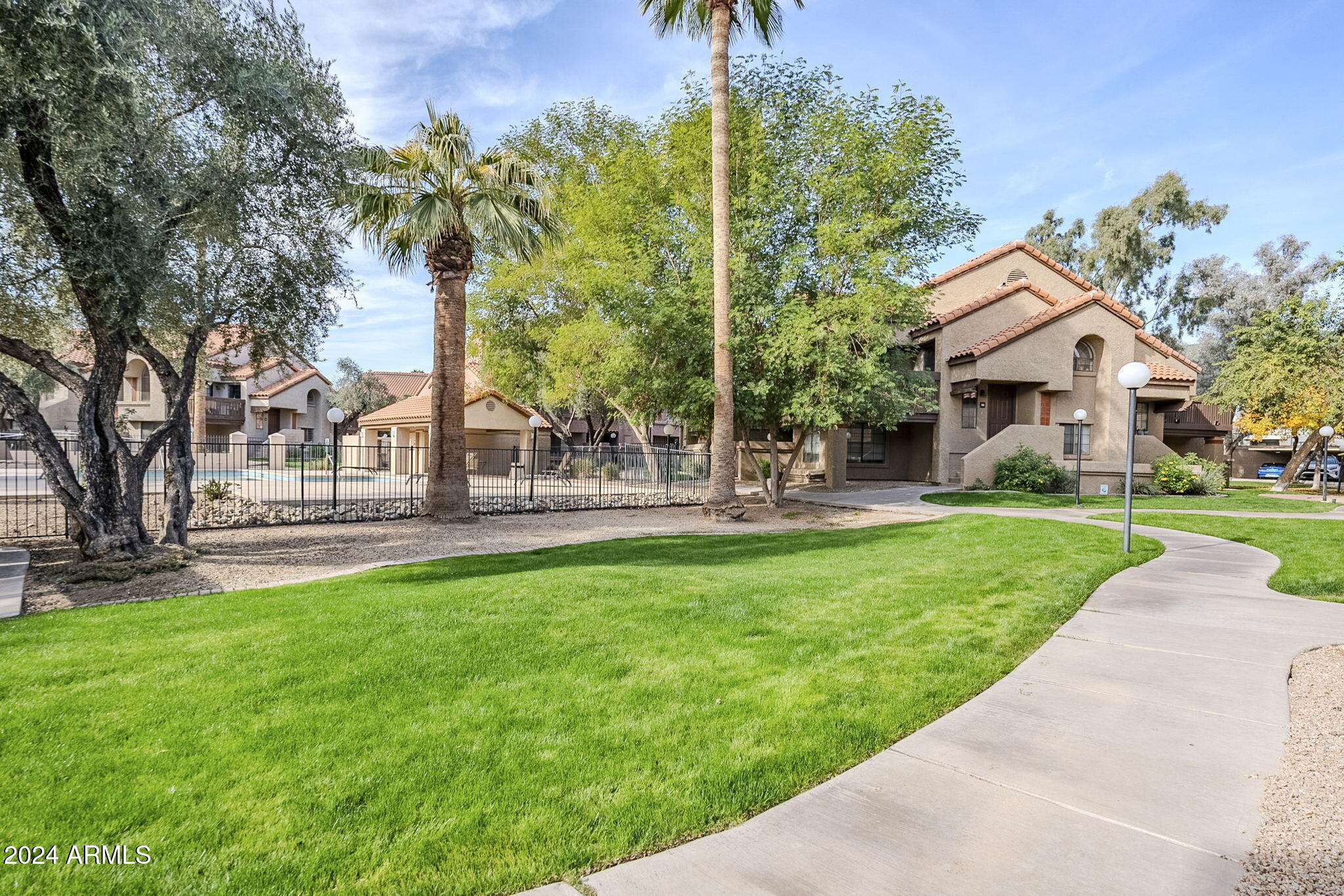 925 N COLLEGE Avenue # G127