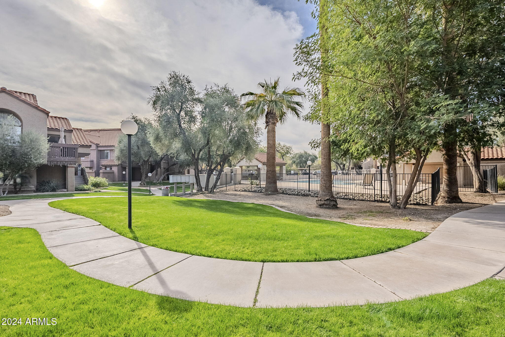 925 N COLLEGE Avenue # G127