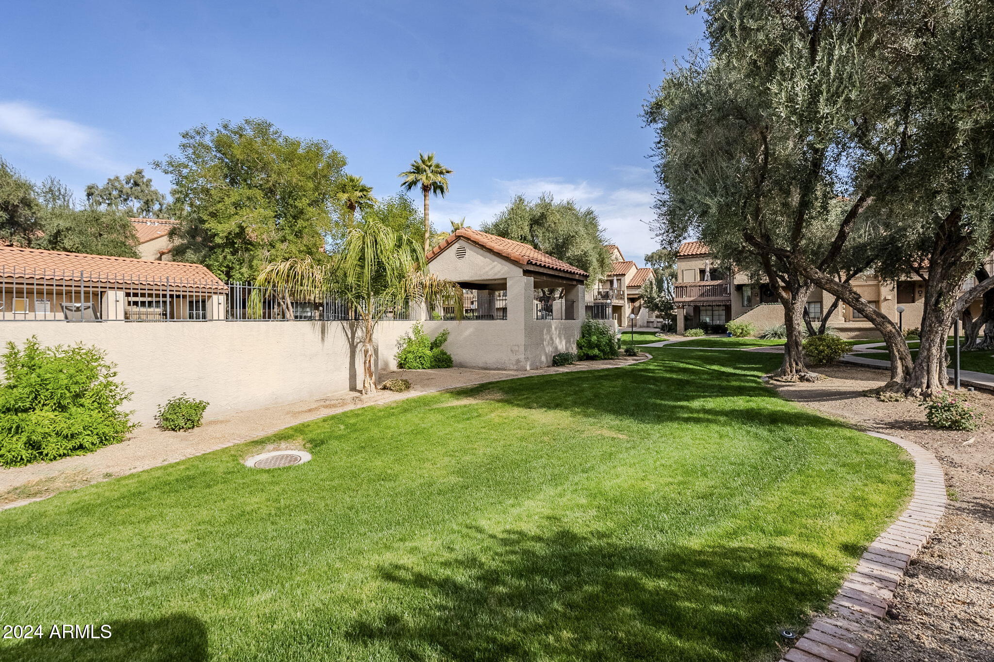 925 N COLLEGE Avenue # G127