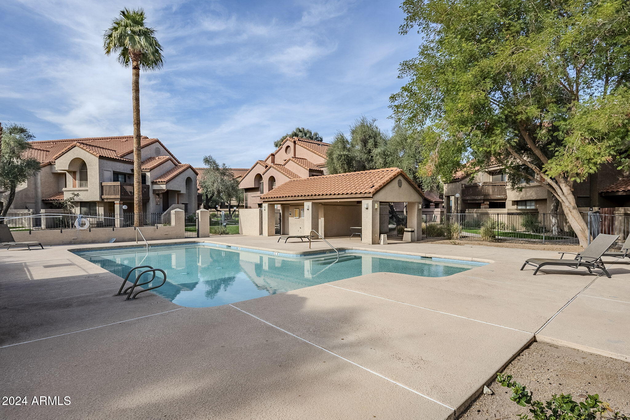 925 N COLLEGE Avenue # G127