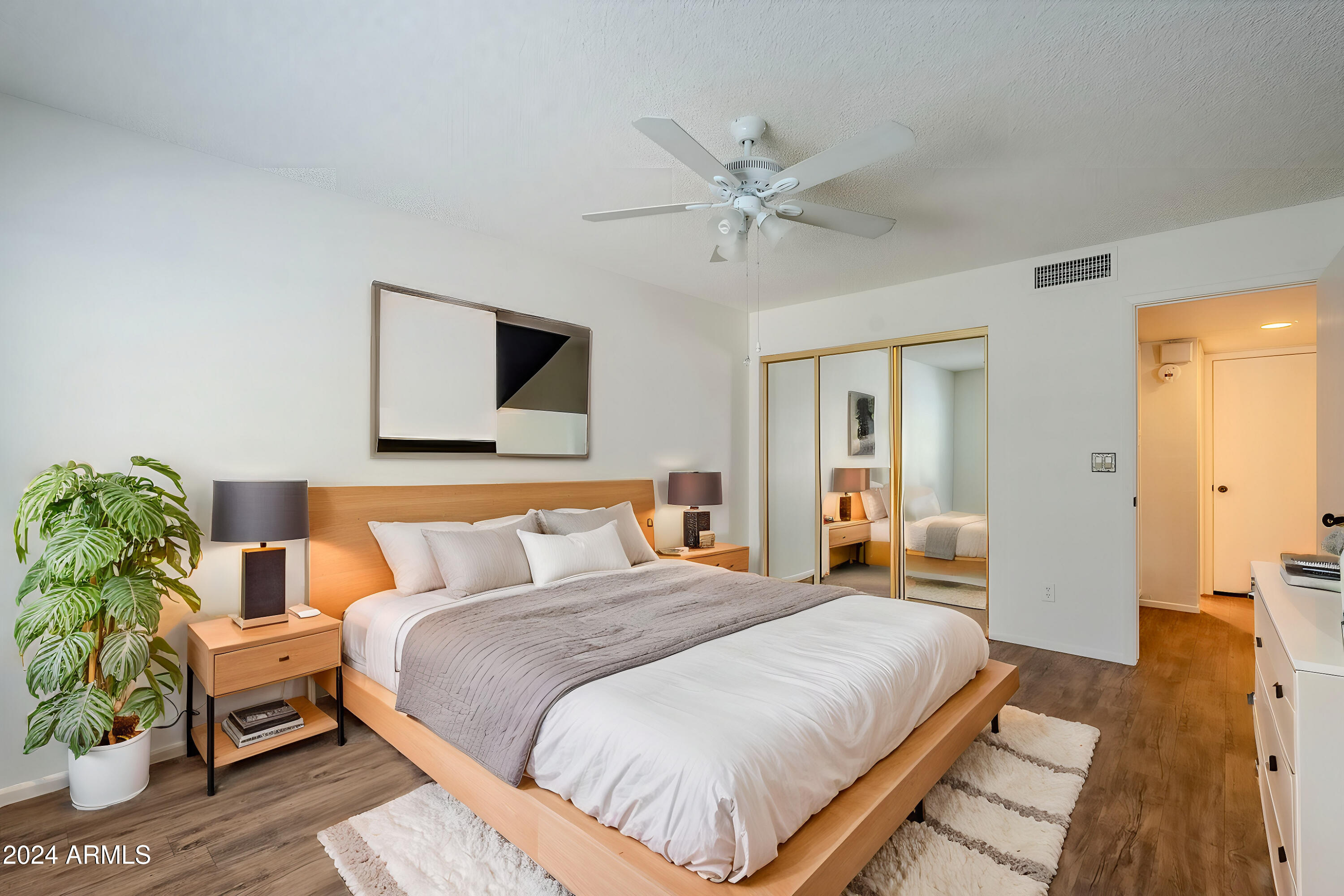 925 N COLLEGE Avenue # G127