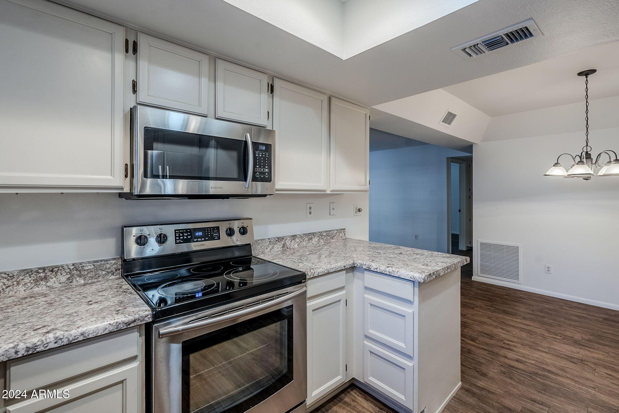 925 N COLLEGE Avenue # G127