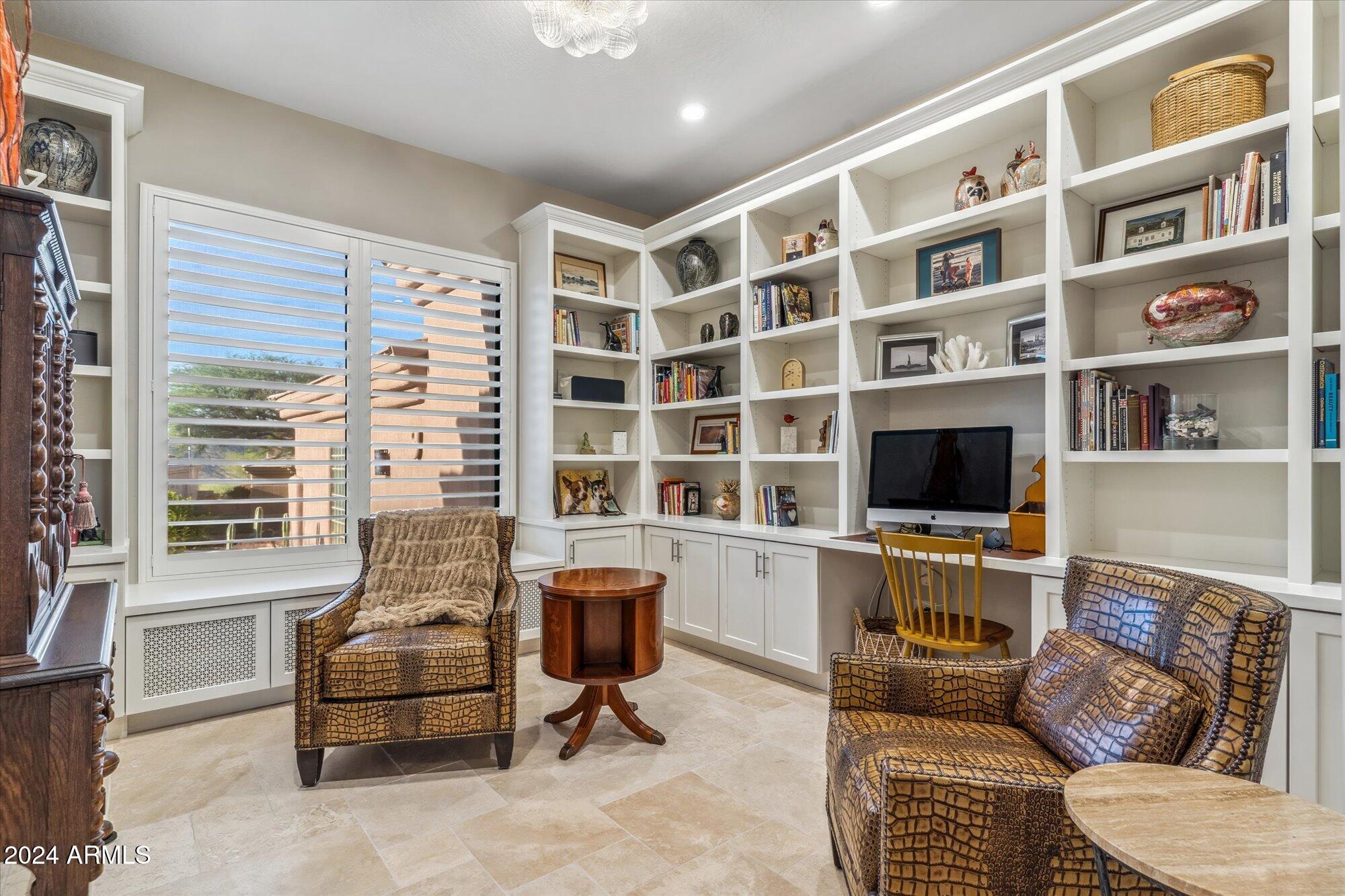 11132 E JUAN TABO Road