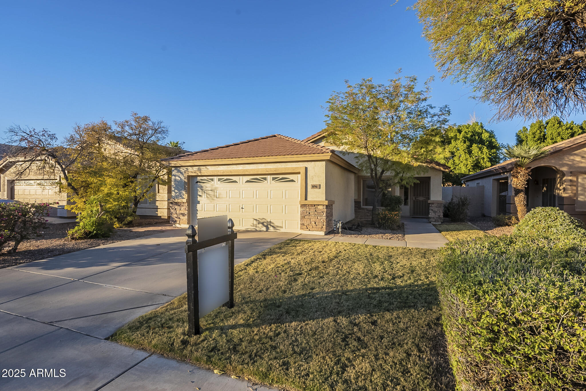 896 E WINDSOR Drive