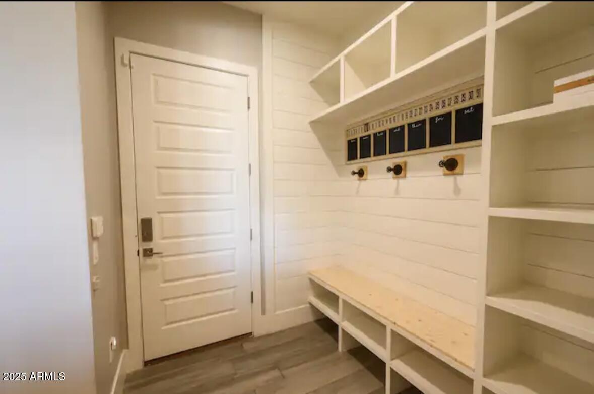 2252 E SOUTH MOUNTAIN Avenue