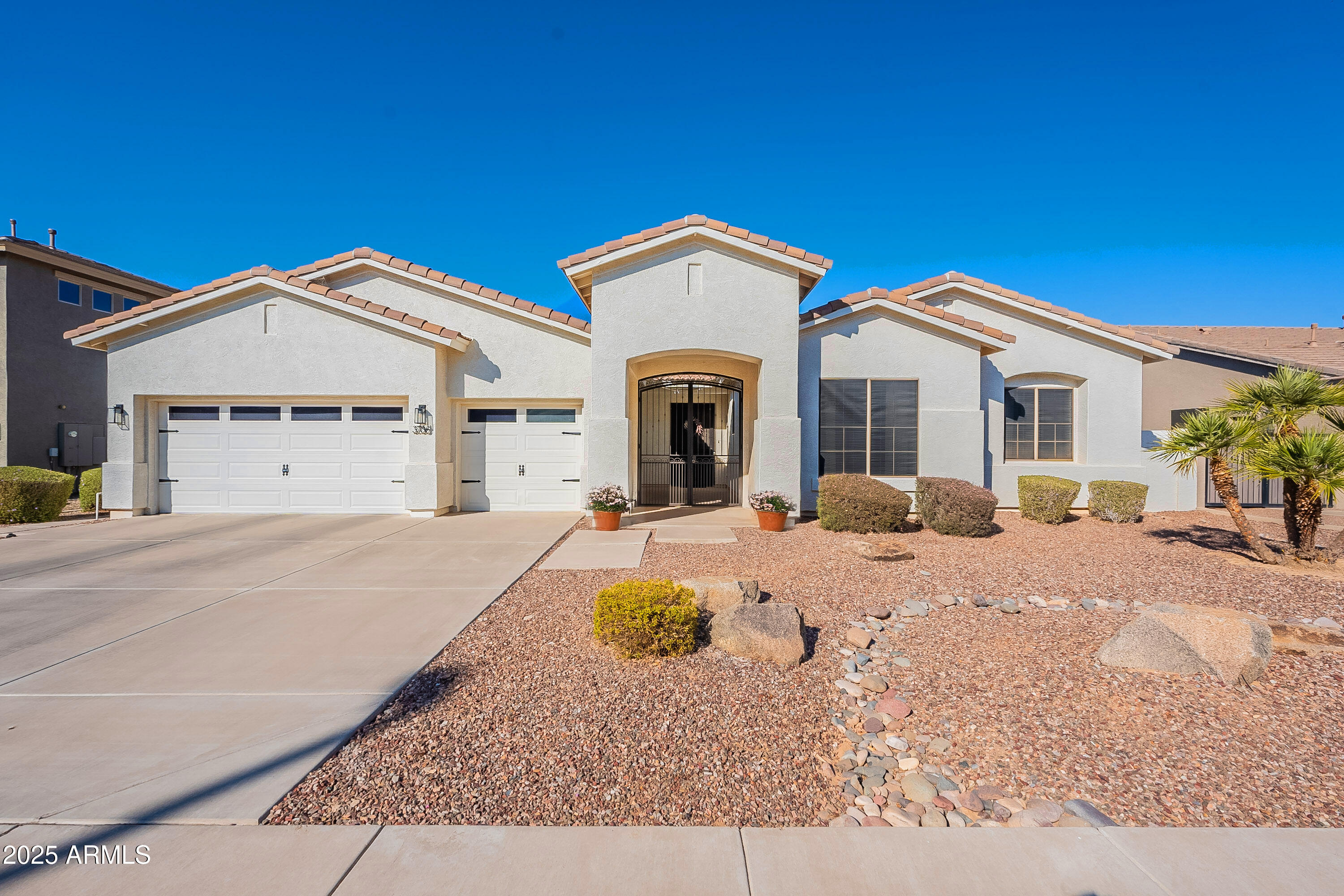 3706 E RAVENSWOOD Drive