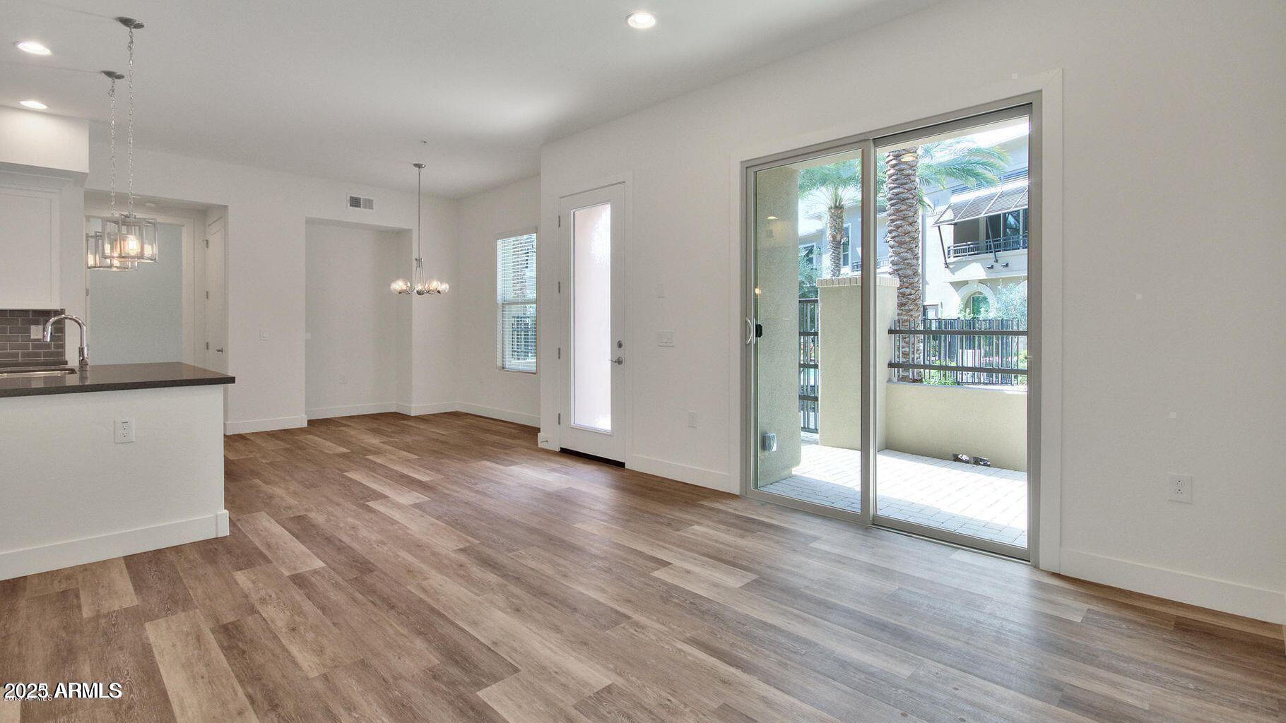 6565 E THOMAS Road, 1098