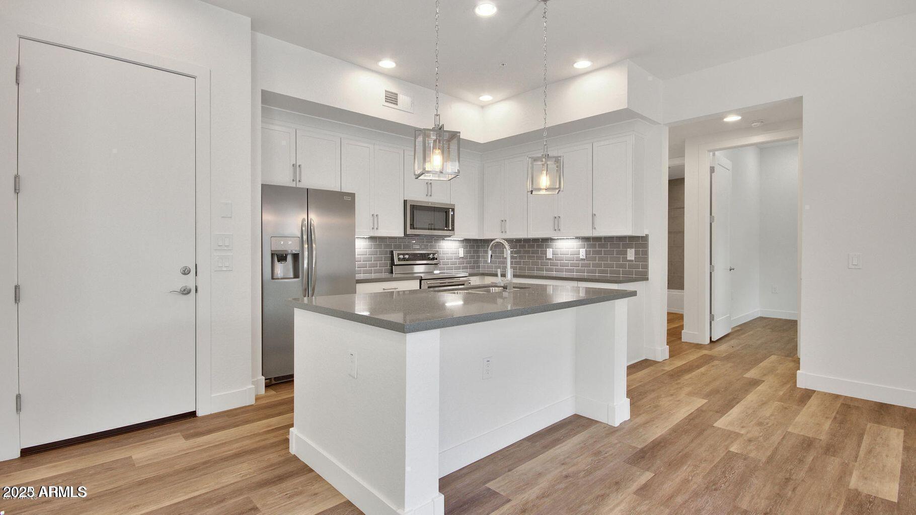 6565 E THOMAS Road, 1098