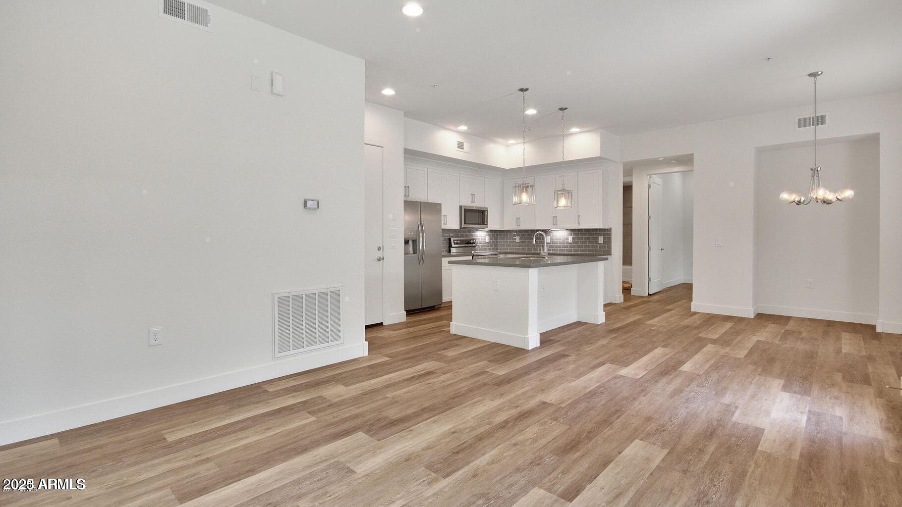 6565 E THOMAS Road, 1098