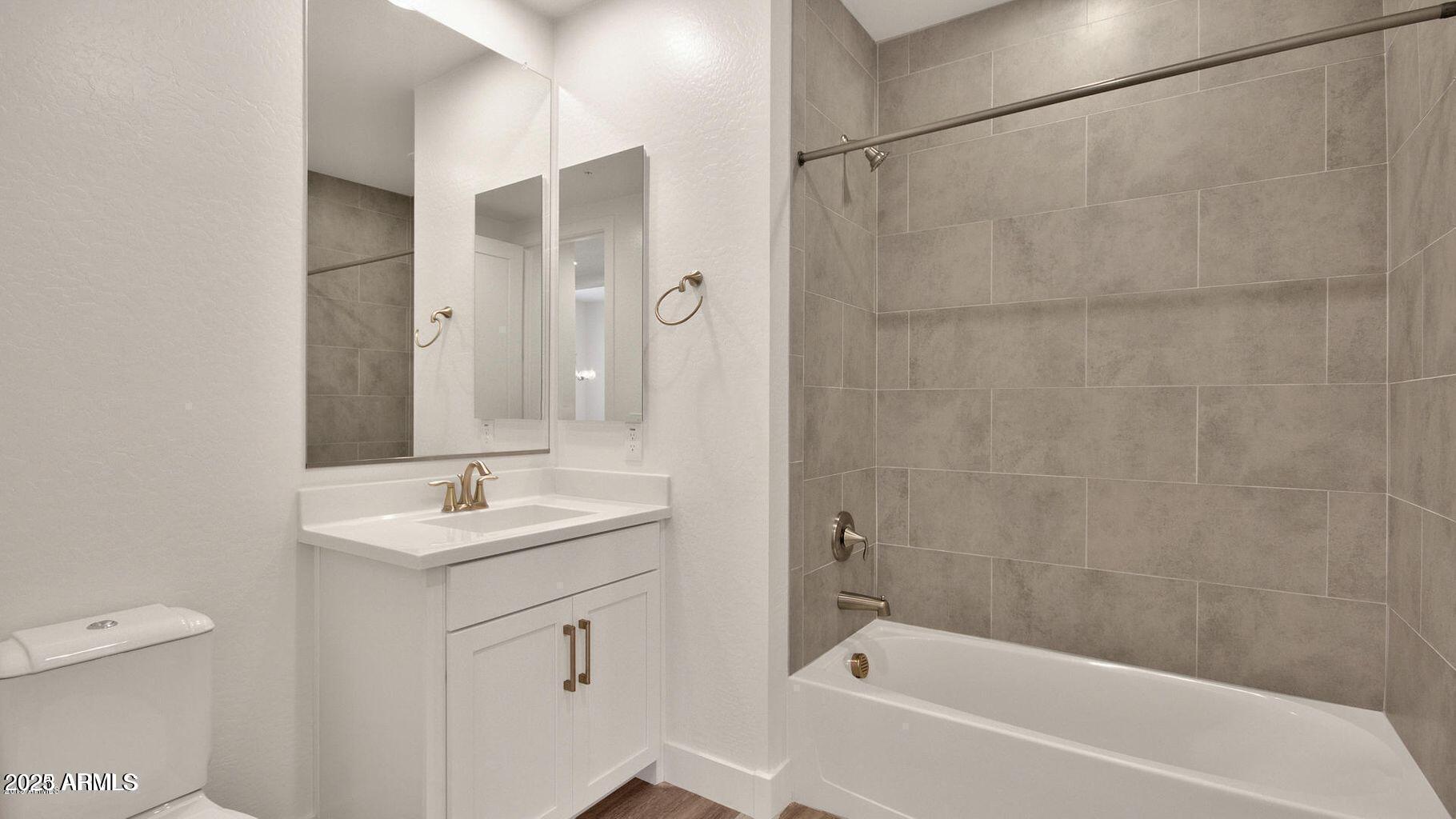 6565 E THOMAS Road, 1098