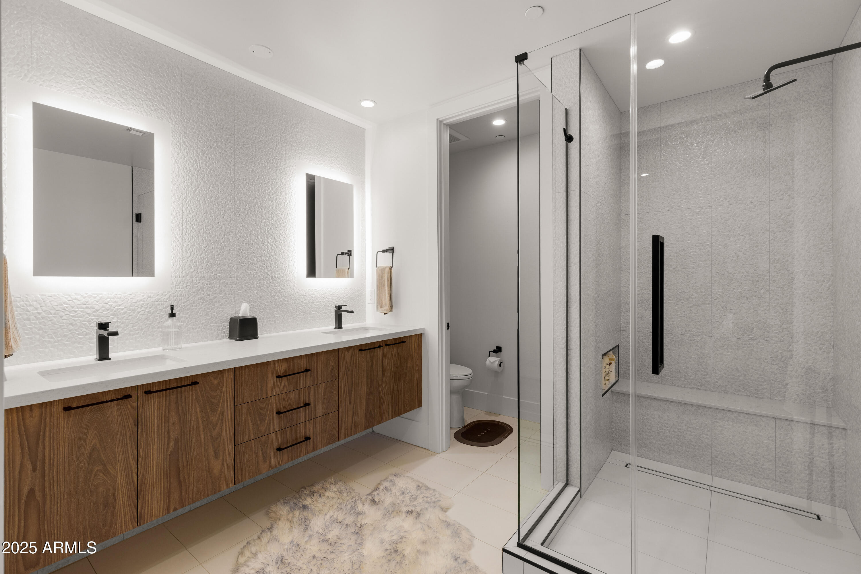 6525 E CAVE CREEK Road Unit: 9