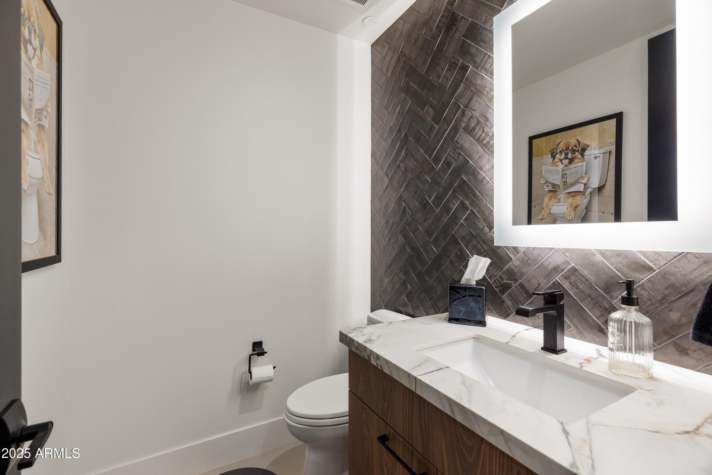 6525 E CAVE CREEK Road Unit: 9