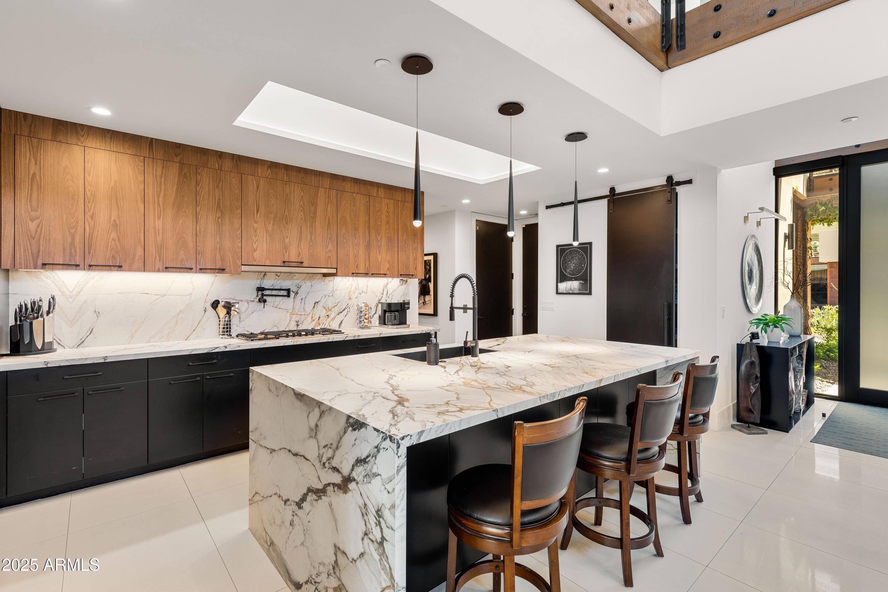 6525 E CAVE CREEK Road Unit: 9