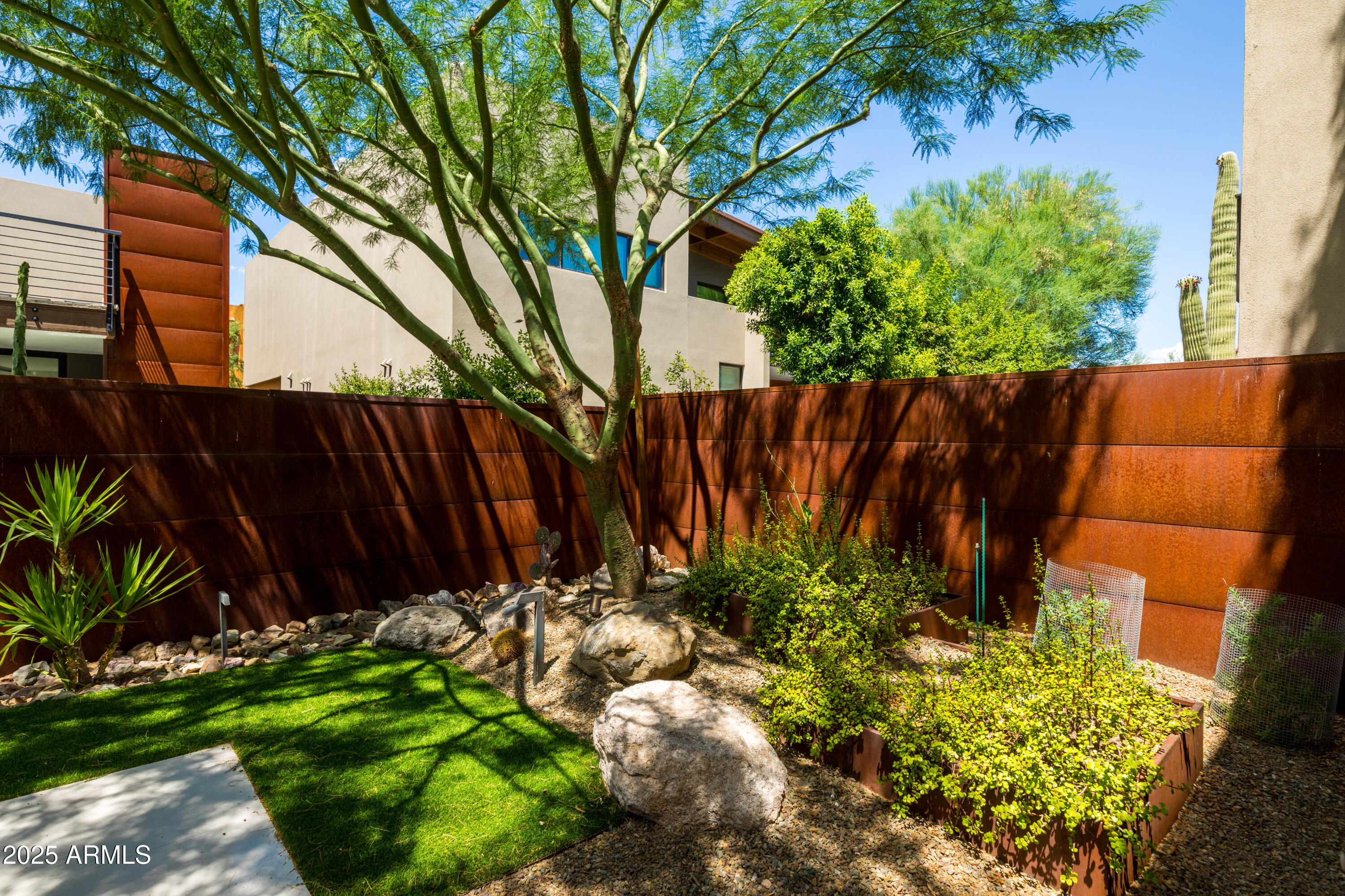 6525 E CAVE CREEK Road Unit: 9