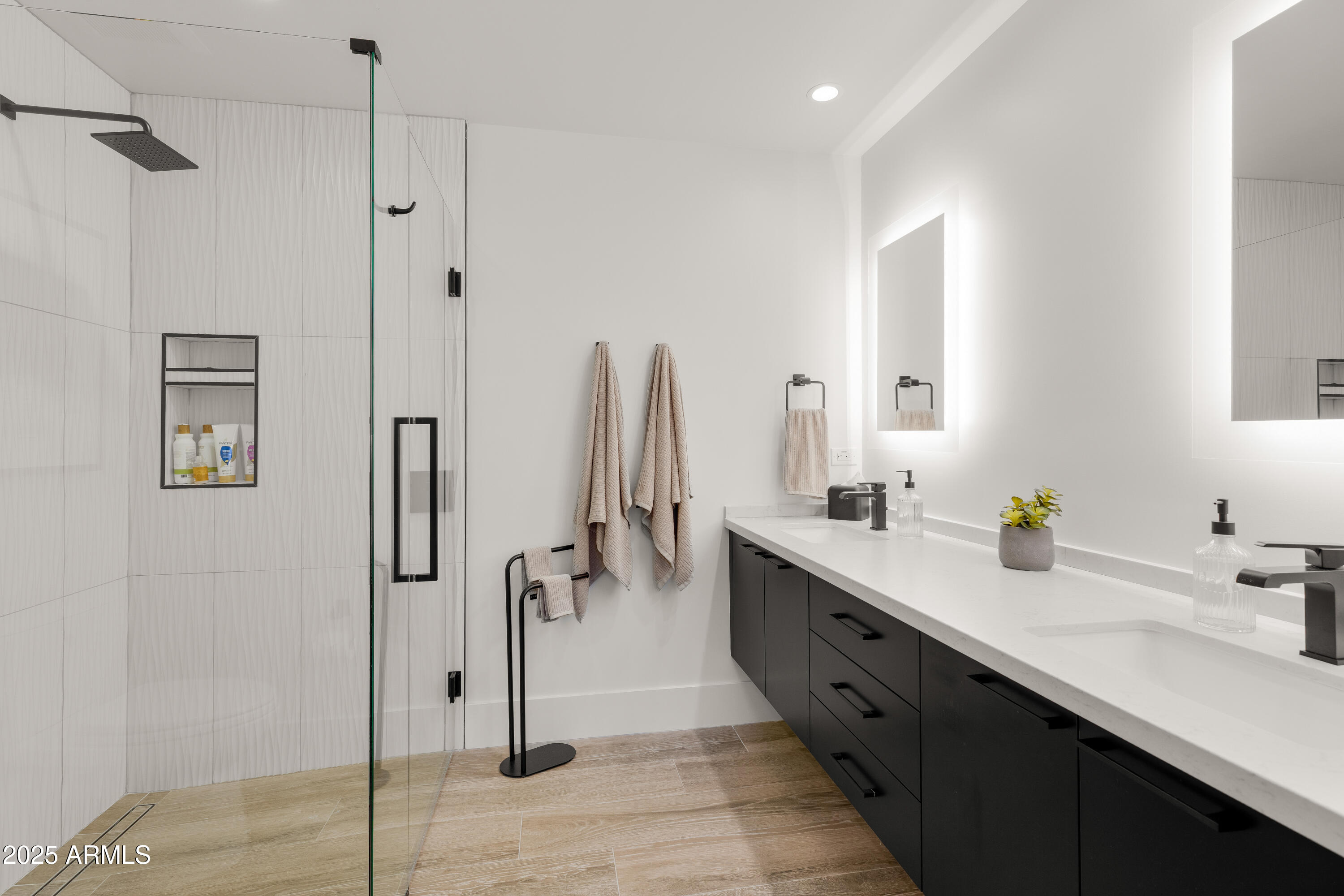 6525 E CAVE CREEK Road Unit: 9